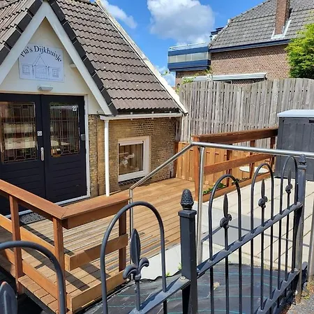 Pia's Dijkhuisje 8 Km Rotterdam Apartment
